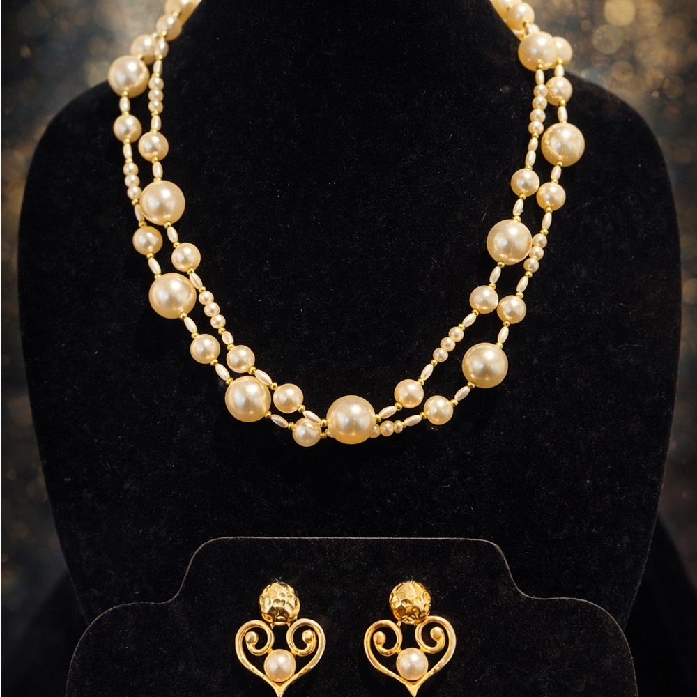 Vintage Faux Pearl Necklace with Heart Pearl Earrings | Gold Tone